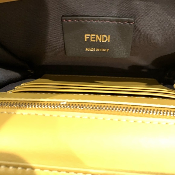 Fendi F Logo Velvet Wallet on Chain - Picture 4 of 6